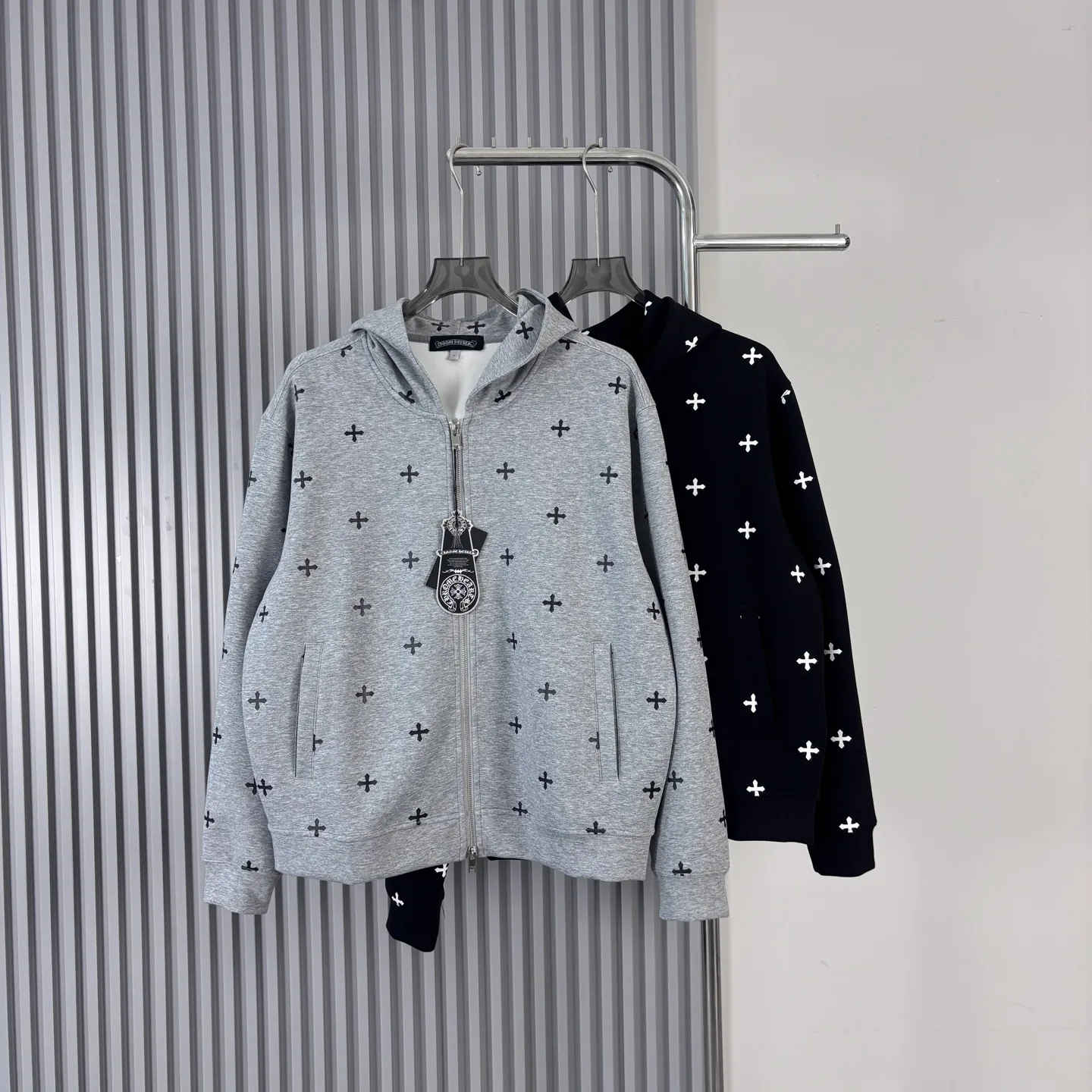 150 Chrome Heart* Versatile ， g ， ！ ， 。 Same Style！ Colour： Size： S-2XL S 49 122 62 58 M 50 126 64 59 L 51 130 66 60 XL 53 134 68 61 2XL 55 138 70 62